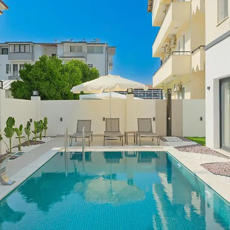 The B House Дом отдыха