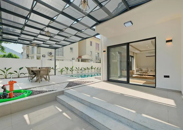 The B House Дом отдыха